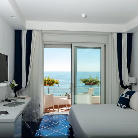 Panorama Hotel 4*