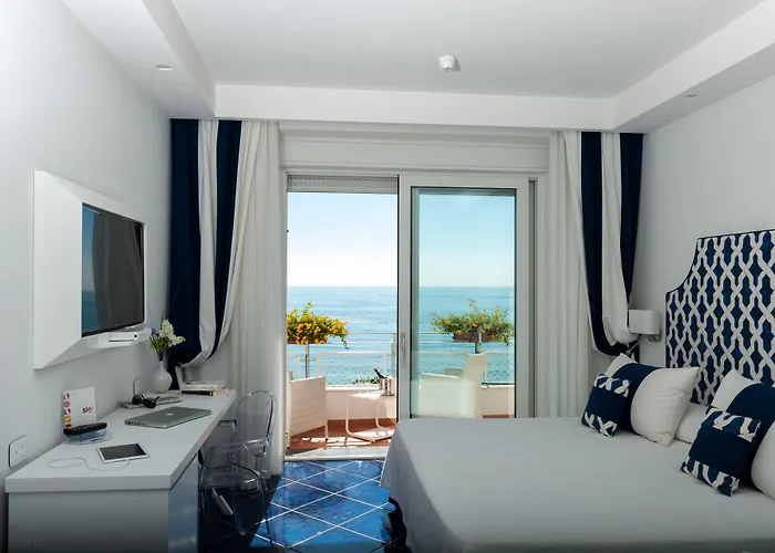 Panorama Hotel 4*